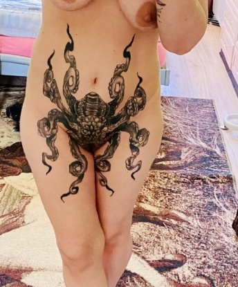 Я создам для тебя незабываемый мир наслаждения и удовольствия💋
Мои услуги находятся в Москве, столице соблазна и страсти❤️ Люблю эксперименты и открыта для новых возможностей. Мои гладкие, соблазнительные формы и пылкий темперамент подарят тебе настоящий кайф🔥
Живо представлю тебе все, о чем мечтал, воплотив твои фантазии в жизнь. Уверена, что мой опыт вызовет твои самые смелые желания.
Отзывы моих довольных клиентов говорят сами за себя – только положительные эмоции и бесконечное удовольствие😉 Комфорт и конфиденциальность – мои принципы работы.
Увидимся в Москве, где я с радостью окунусь с тобой в мир жгучего секса и незабываемых эмоций. Уже жду встречи и хочу показать свои сногсшибательные фото📸 Пиши, не стесняйся, я здесь, чтобы потакать всем твоим желаниям и фантазиям.💕 Лидия